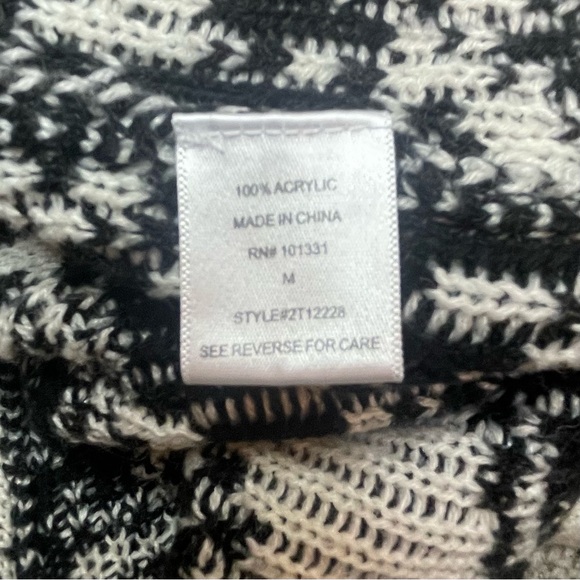 Charlotte Russe Black & White Knit Cardigan Sweater - Picture 5 of 5